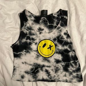 Love junkie girls smiley crop tank in size medium